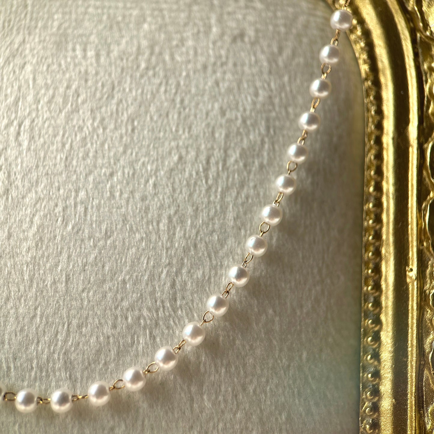 Minimalist Pearl Choker Necklace